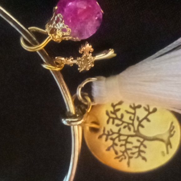 Tree of life bangle bracelets cross with crystal. Expandable bracelet - Picture 4 of 4